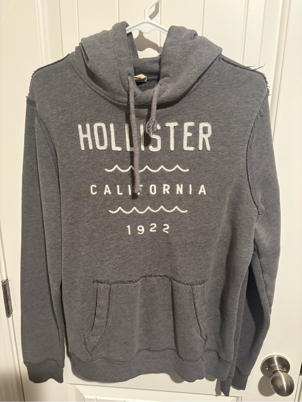 Hollister Men's Charcoal Gray Pullover Hoodie with California Logo